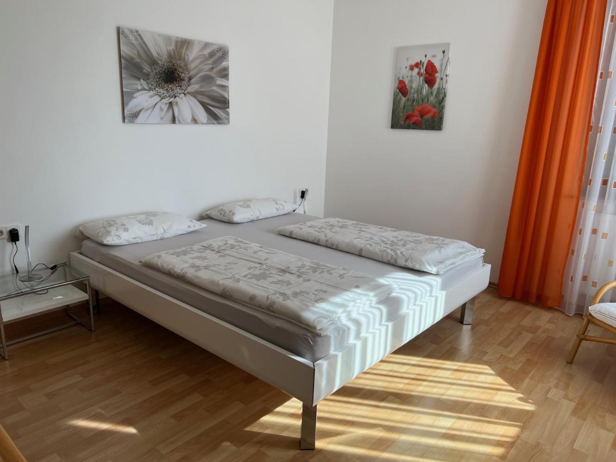 דירות קרסברון אם בודנזי Haus Lauria מראה חיצוני תמונה